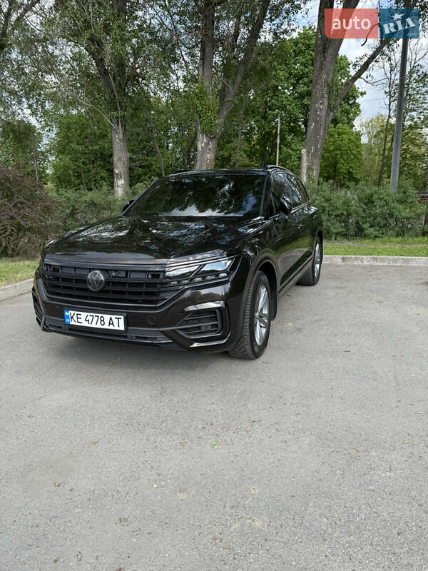 Позашляховик / Кросовер Volkswagen Touareg 2019 в Дніпрі