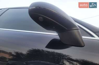 Внедорожник / Кроссовер Volkswagen Touareg 2012 в 