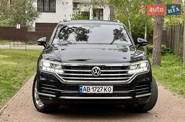 Позашляховик / Кросовер Volkswagen Touareg 2018 в 