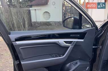 Позашляховик / Кросовер Volkswagen Touareg 2018 в 