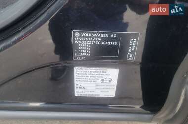 Внедорожник / Кроссовер Volkswagen Touareg 2012 в 