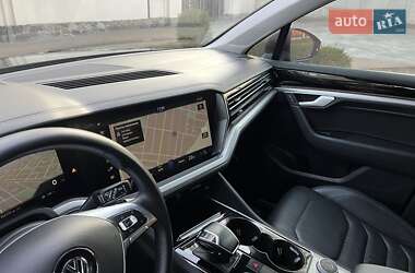 Позашляховик / Кросовер Volkswagen Touareg 2018 в 