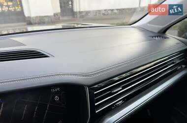 Позашляховик / Кросовер Volkswagen Touareg 2018 в 