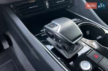 Позашляховик / Кросовер Volkswagen Touareg 2018 в 