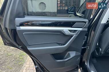 Позашляховик / Кросовер Volkswagen Touareg 2018 в 