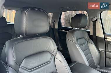 Позашляховик / Кросовер Volkswagen Touareg 2018 в 