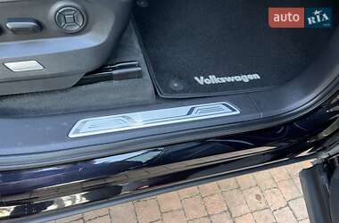 Позашляховик / Кросовер Volkswagen Touareg 2018 в 