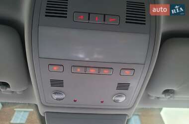 Внедорожник / Кроссовер Volkswagen Touareg 2012 в 