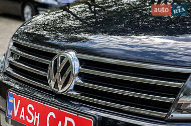 Внедорожник / Кроссовер Volkswagen Touareg 2016 в 