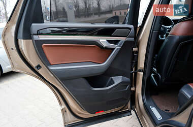 Внедорожник / Кроссовер Volkswagen Touareg 2019 в 