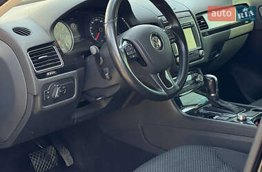 Позашляховик / Кросовер Volkswagen Touareg 2015 в 