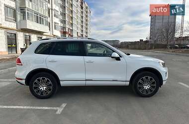 Внедорожник / Кроссовер Volkswagen Touareg 2015 в Умани