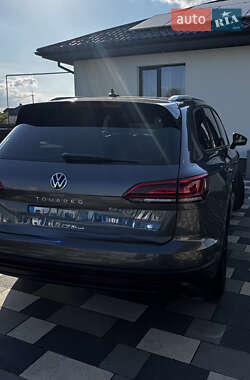 Позашляховик / Кросовер Volkswagen Touareg 2023 в 