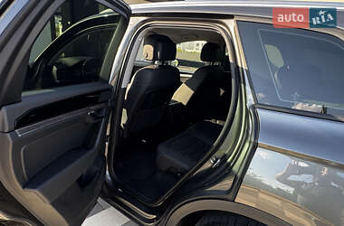 Позашляховик / Кросовер Volkswagen Touareg 2023 в 