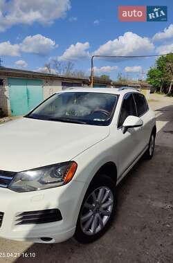 Внедорожник / Кроссовер Volkswagen Touareg 2011 в 