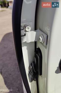Внедорожник / Кроссовер Volkswagen Touareg 2011 в 