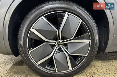 Внедорожник / Кроссовер Volkswagen Touareg 2023 в 