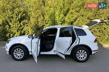 Позашляховик / Кросовер Volkswagen Touareg 2014 в 