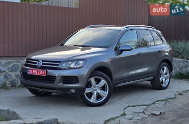 Внедорожник / Кроссовер Volkswagen Touareg 2012 в Полтаве