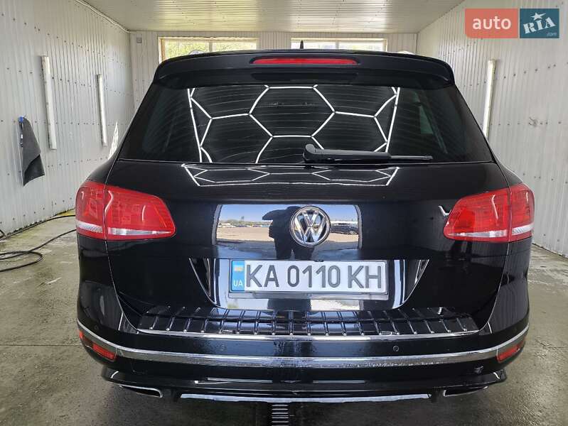 Позашляховик / Кросовер Volkswagen Touareg 2015 в Каневі