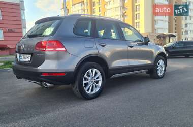 Позашляховик / Кросовер Volkswagen Touareg 2010 в 