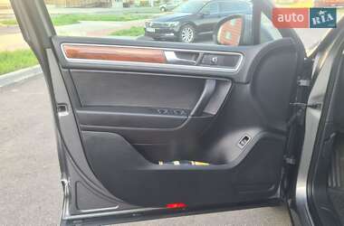 Позашляховик / Кросовер Volkswagen Touareg 2010 в 