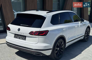Позашляховик / Кросовер Volkswagen Touareg 2019 в 