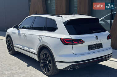 Позашляховик / Кросовер Volkswagen Touareg 2019 в 