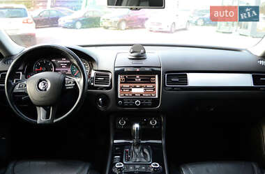 Внедорожник / Кроссовер Volkswagen Touareg 2010 в 