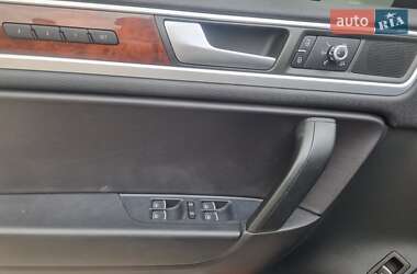 Внедорожник / Кроссовер Volkswagen Touareg 2012 в 