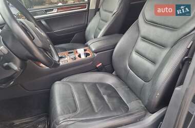 Внедорожник / Кроссовер Volkswagen Touareg 2012 в 