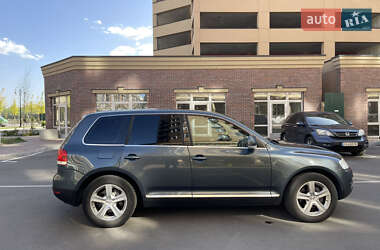 Позашляховик / Кросовер Volkswagen Touareg 2004 в 