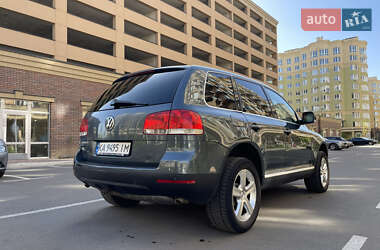 Позашляховик / Кросовер Volkswagen Touareg 2004 в 