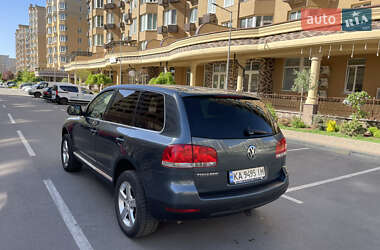 Позашляховик / Кросовер Volkswagen Touareg 2004 в 