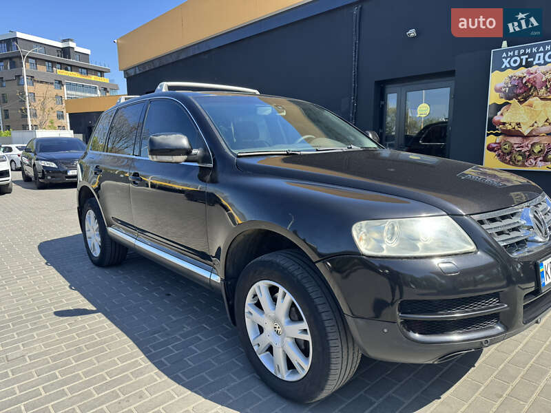 Позашляховик / Кросовер Volkswagen Touareg 2004 в Дніпрі