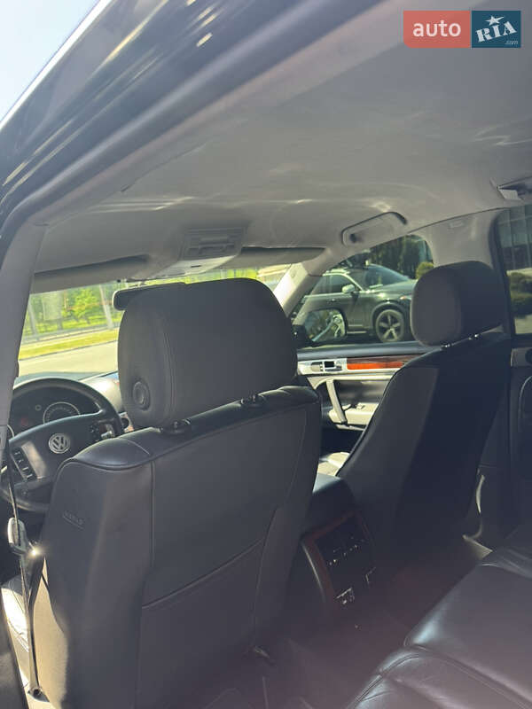 Позашляховик / Кросовер Volkswagen Touareg 2004 в Дніпрі