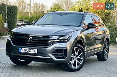 Позашляховик / Кросовер Volkswagen Touareg 2020 в Одесі