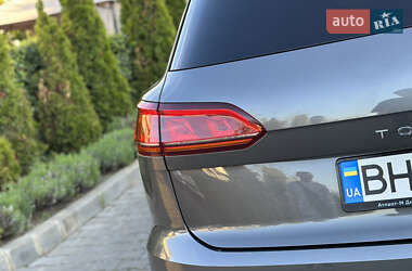 Позашляховик / Кросовер Volkswagen Touareg 2020 в 