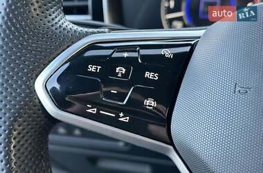 Позашляховик / Кросовер Volkswagen Touareg 2020 в 