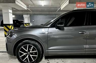 Позашляховик / Кросовер Volkswagen Touareg 2021 в 