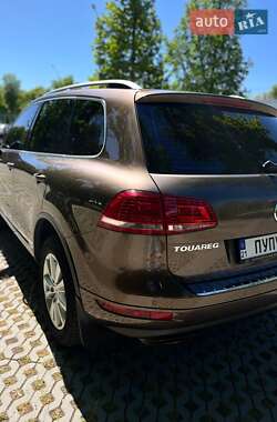 Позашляховик / Кросовер Volkswagen Touareg 2013 в 