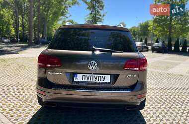 Позашляховик / Кросовер Volkswagen Touareg 2013 в 