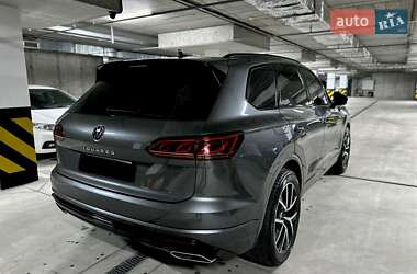 Позашляховик / Кросовер Volkswagen Touareg 2021 в 