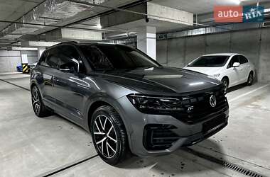 Позашляховик / Кросовер Volkswagen Touareg 2021 в 