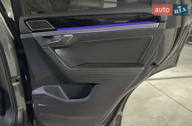 Позашляховик / Кросовер Volkswagen Touareg 2021 в 