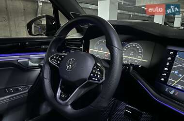 Позашляховик / Кросовер Volkswagen Touareg 2021 в 