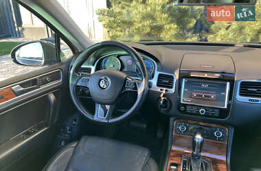 Позашляховик / Кросовер Volkswagen Touareg 2010 в 