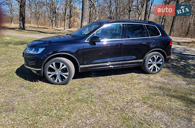 Позашляховик / Кросовер Volkswagen Touareg 2017 в Києві