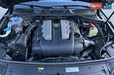 Внедорожник / Кроссовер Volkswagen Touareg 2016 в 