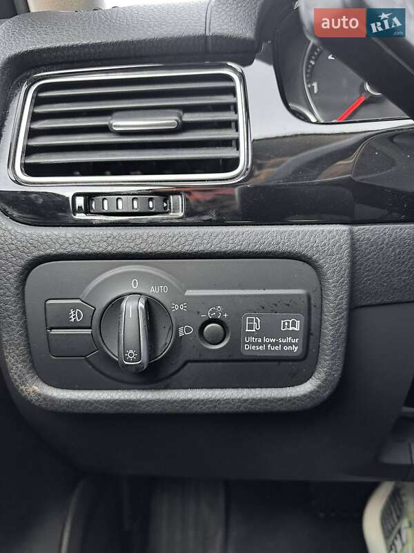 Внедорожник / Кроссовер Volkswagen Touareg 2011 в Николаеве